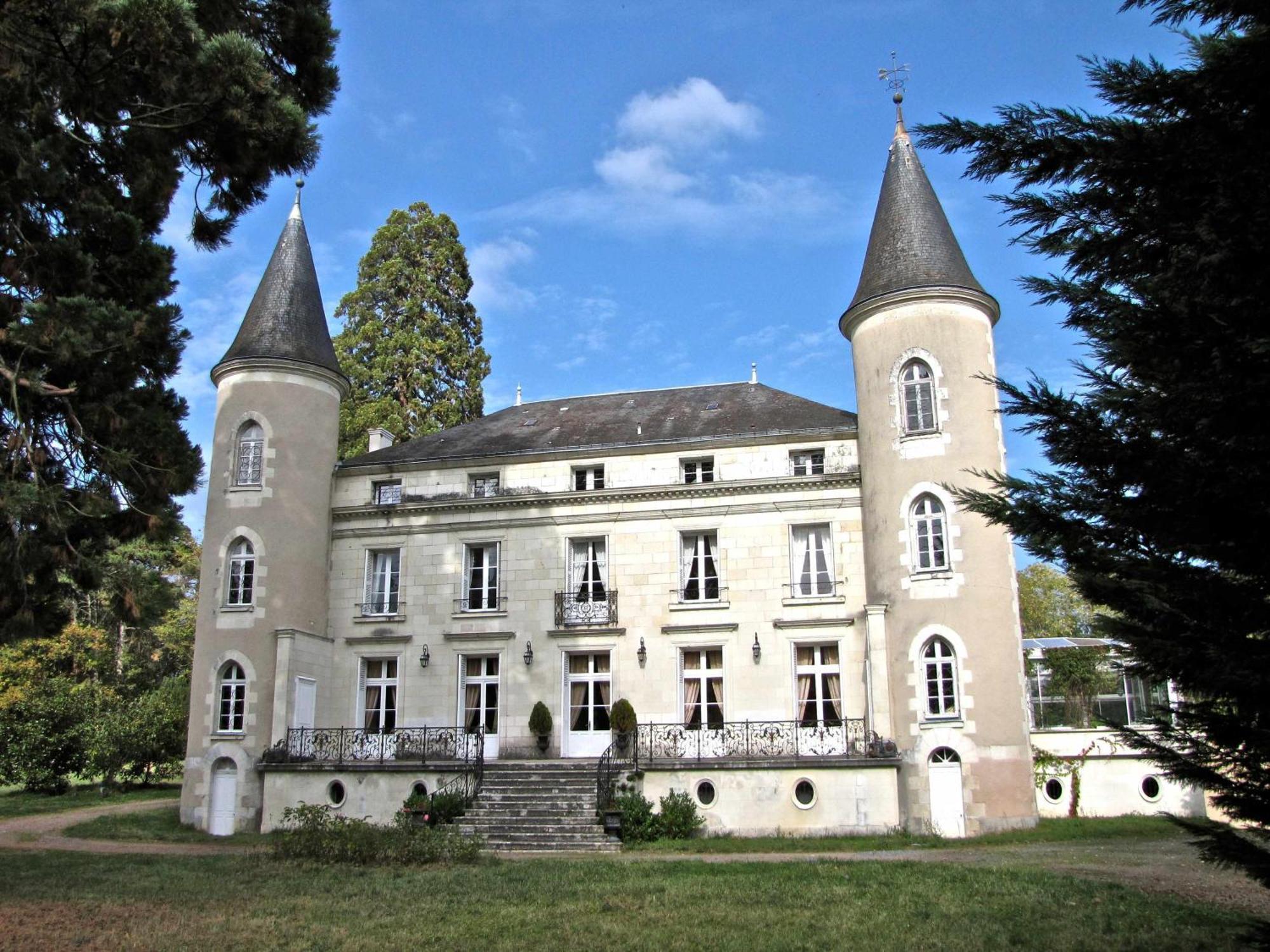 Chateau Les Vallees Tournon-Saint-Pierre Εξωτερικό φωτογραφία