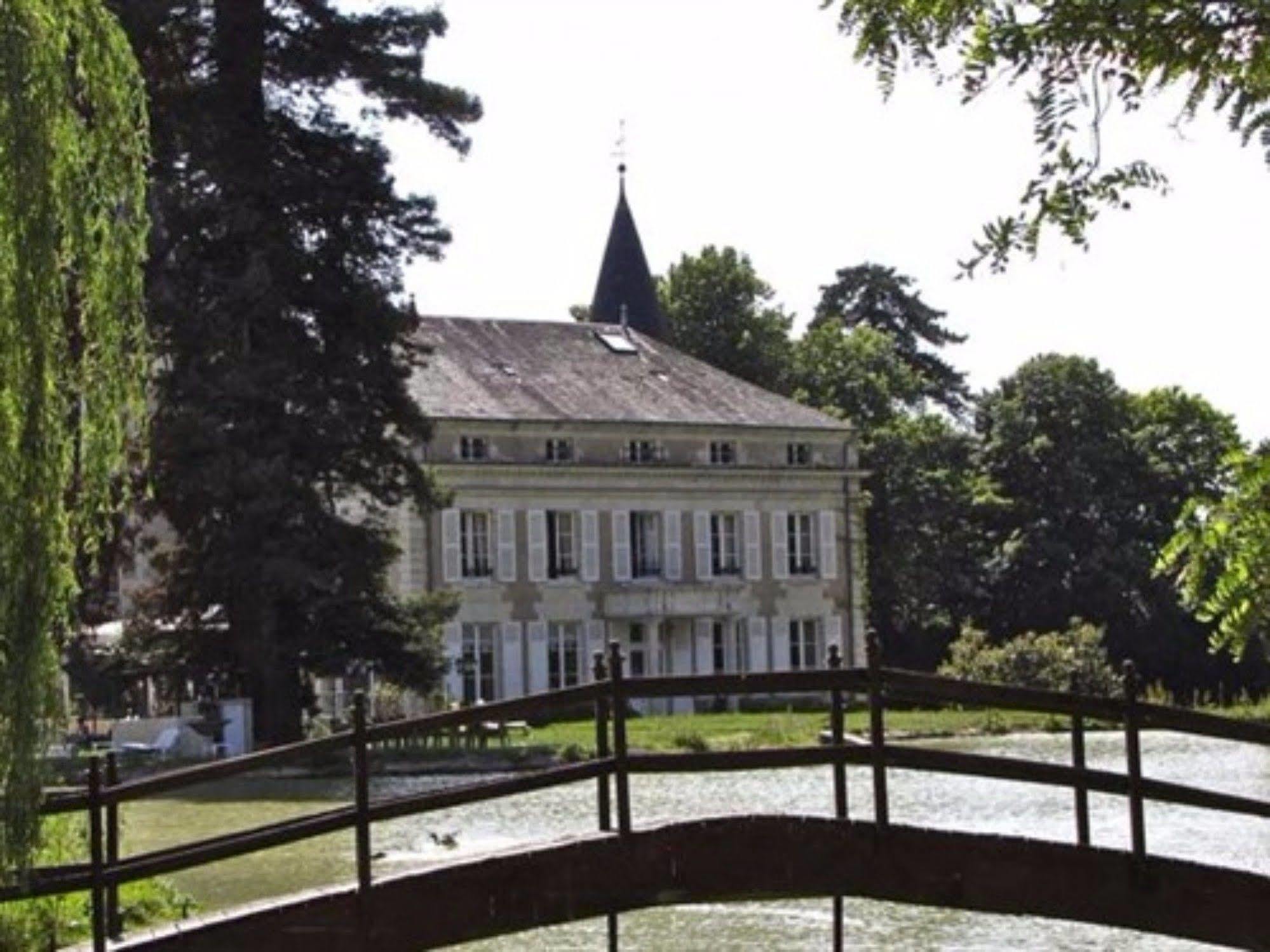 Chateau Les Vallees Tournon-Saint-Pierre Εξωτερικό φωτογραφία